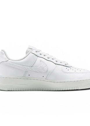 Tenis Nike W Air Force 1 07 SE IO4837 100 - Latyce